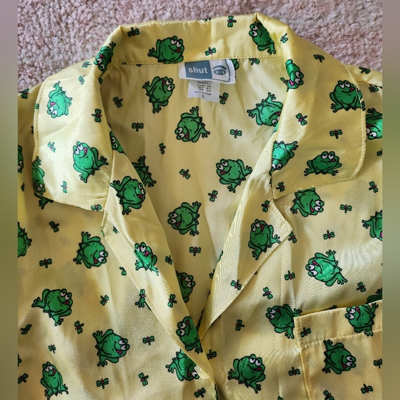 Adorable Kawaii Yellow Korean Frog Pajama Set with Shirt Pocket - Comfy - Picture 7 of 9
